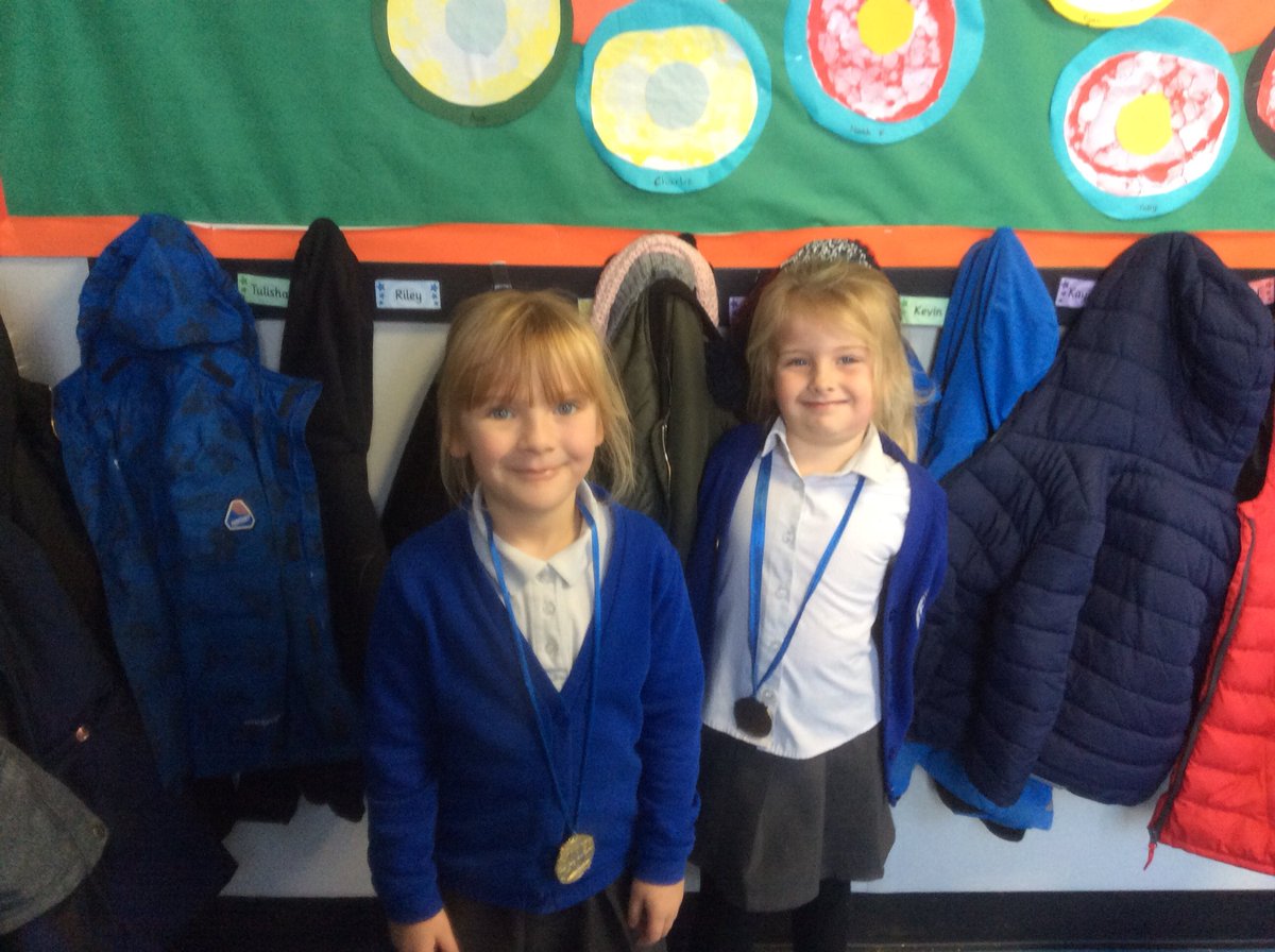 Darrenpiper7's tweet photo. Very proud dad and lowri well done princess
#staroftheweek #YForyd..#Morfa
https://t.co/5gviTWpmZx