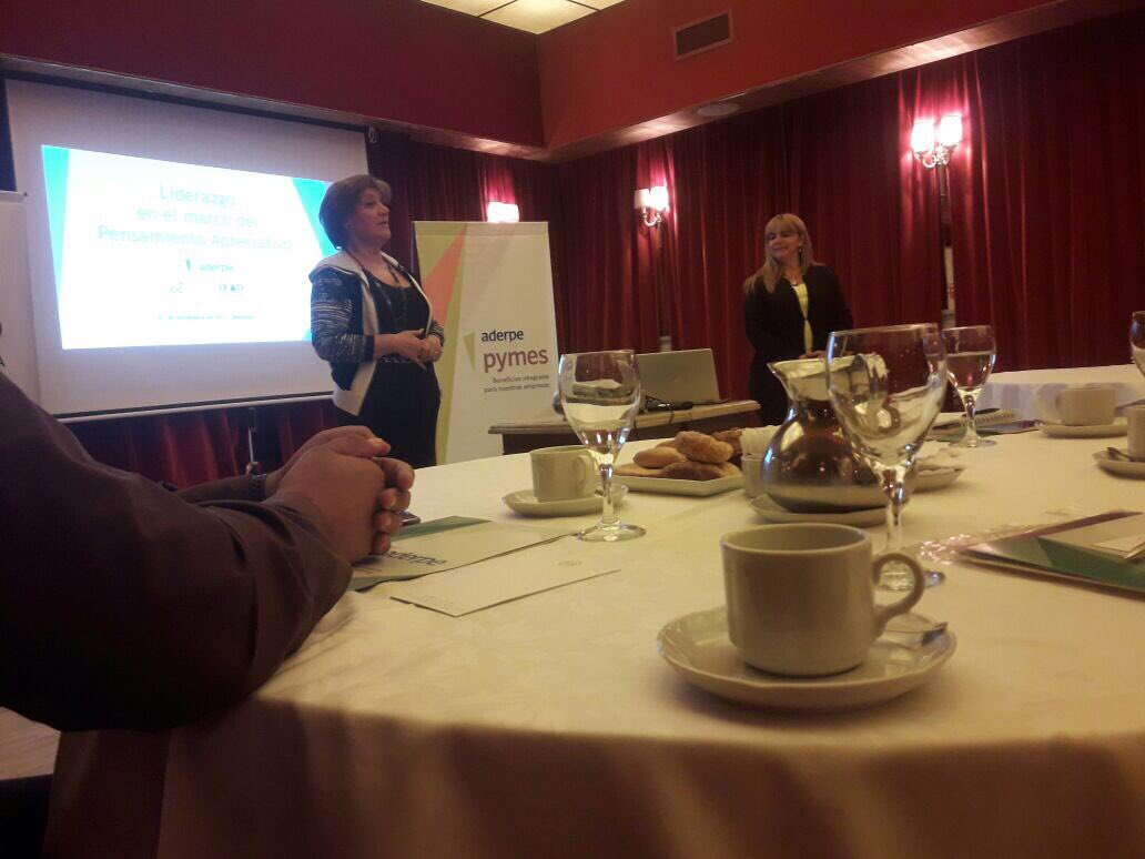 aderpemza's tweet photo. En el marco de #AderpePyme disfrutamos de "Liderazgo Apreciativo" en un nuevo Desayuno de Negocios con la presencia de @Fundacion_IDC y #LeadConsultora https://t.co/8dq9LDCHpD
