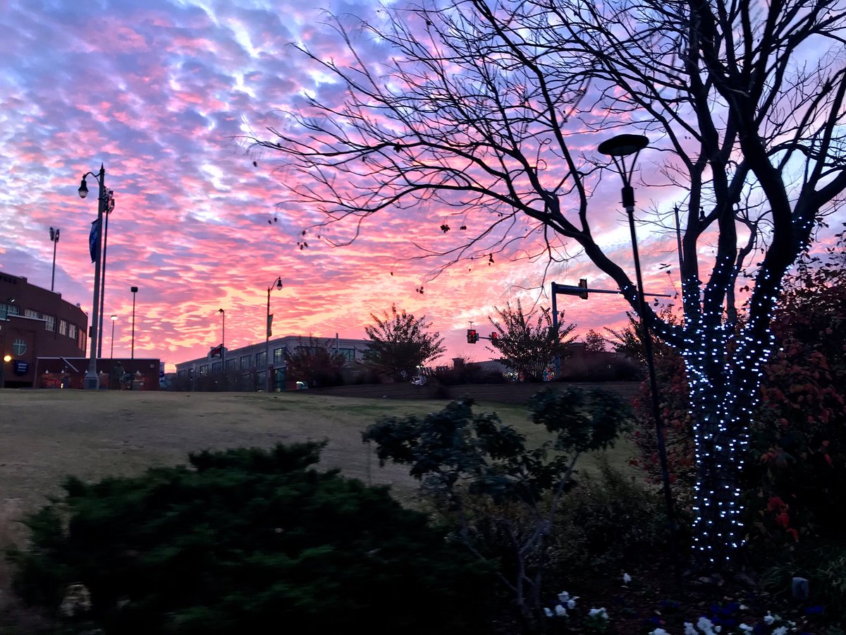 DowntownOKC's tweet photo. The skies were beautiful this morning! Happy Friday! https://t.co/hKmdZqdkEX