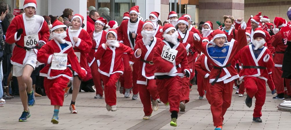 Hospicstfrancis's tweet photo. Only 10 days to go till our 10th annual #SantaDash and we want to make it the biggest yet! Have you signed up? @AdeyfieldSchool @Astley_Cooper @BoxmoorPrimary @Brockswood872 @WestbrookHaySch Sign up at https://t.co/vYkQK4Mwa0 #DecadeofDashing #Christmas2017 https://t.co/ODtMShTKix