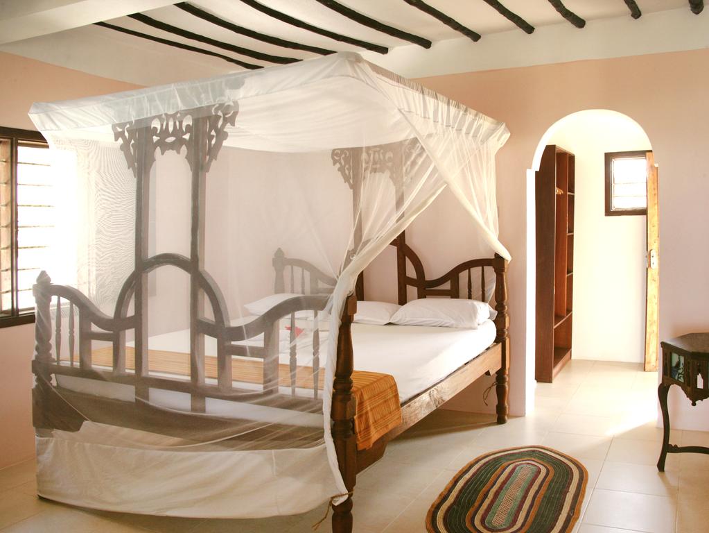 Sandies_Tours's tweet photo. Book our EXCLUSIVE 07 Nights Deal for #BlueOysterHotel and SAVE up to 35% on 03-star #BudgetHolidays in 🇹🇿#JambianiZanzibar! Offer starts from $ 228pp. FREE Nights + upgrades.
https://t.co/fhQdpGIoJh | sandiestours@gmail.com | info@sandieszanzibar.com +255 628 809 175 https://t.co/sunT0aEiAA