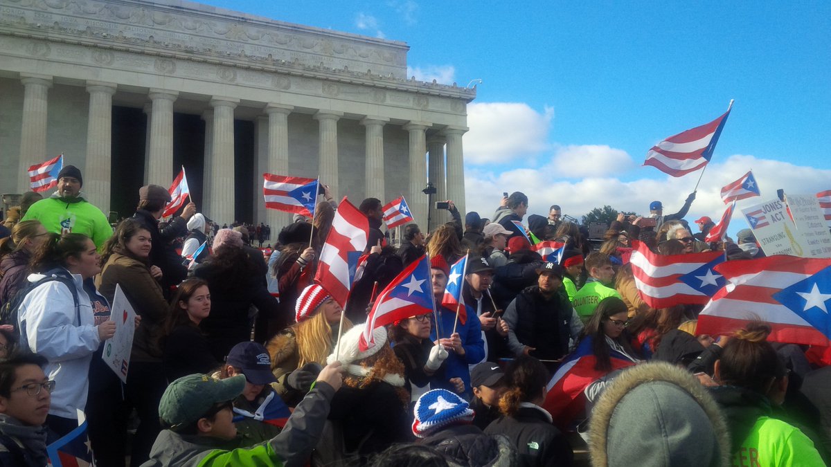 Thousands of #PuertoRico Flags as far as eye can see. #UnityMarchforPuertoRico #Power4PuertoRico #UnityMarchforPR