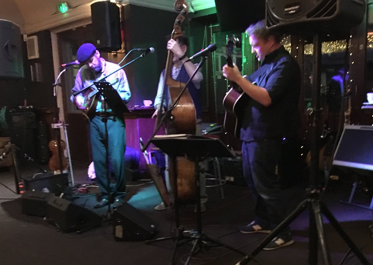 Hey Bognor people - get yourselves down to <a href="/The_Hardwicke/">The William Hardwick</a> where Superstrings are on fire!