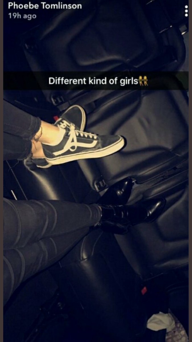 lwtyleshome's tweet photo. why are the tomlinson's so extra https://t.co/LuoJ6zY3mu