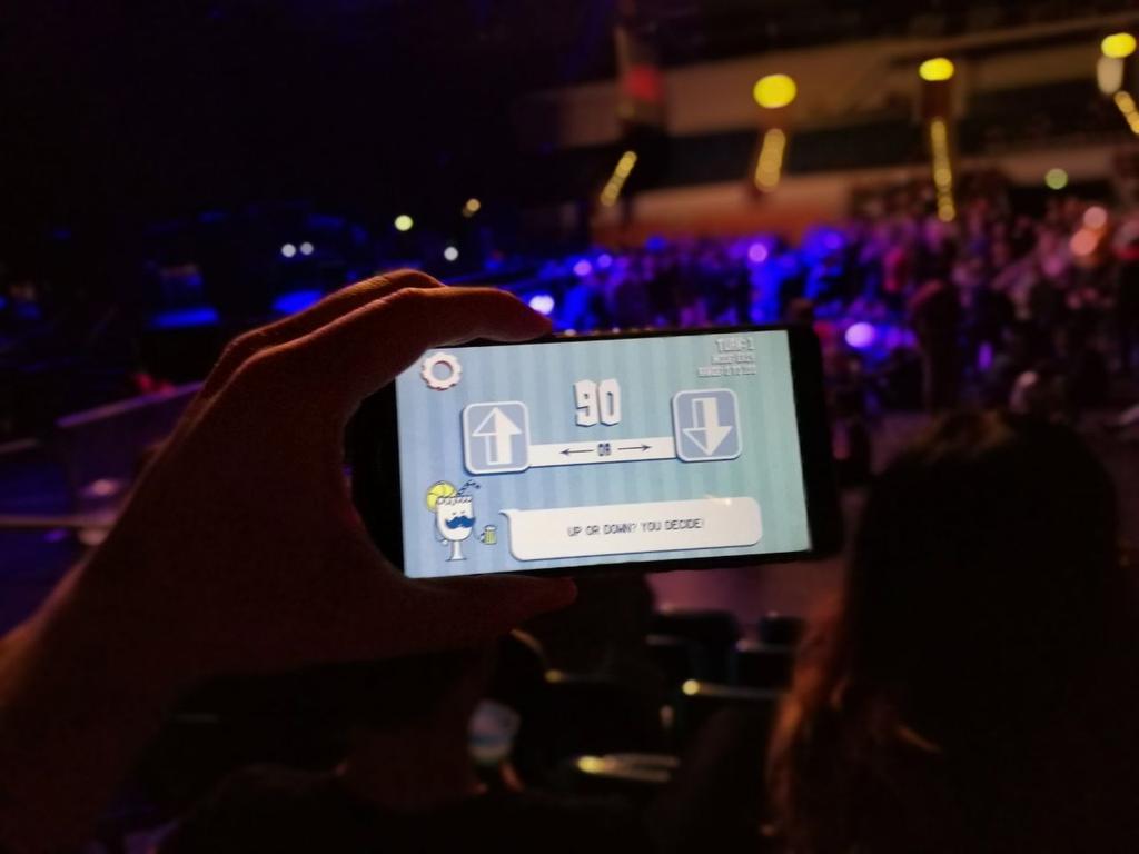 lenukemedia's tweet photo. Eine Runde #DiceAndDrink und das @gorillaz Konzert kann kommen #HUMANZWORLDTOUR https://t.co/HGis5WGpDP