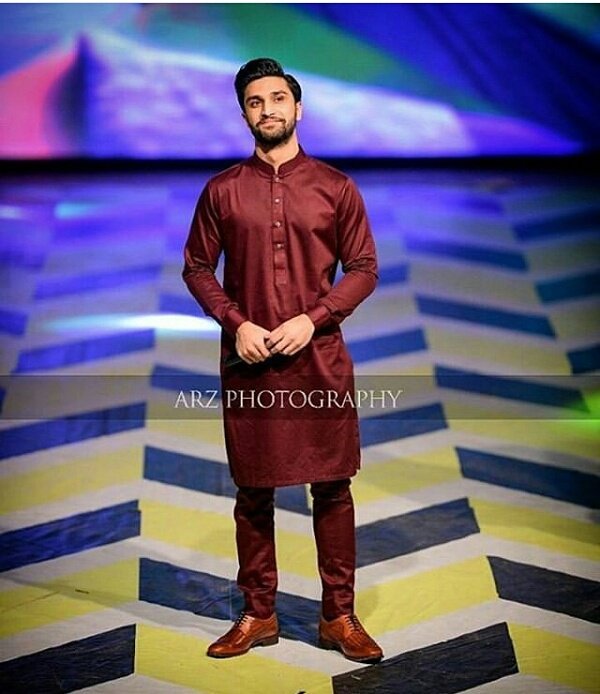 moodidol's tweet photo. @ahadrazamir #hero #lifeline #dashing #ilyssm #urain #festival #lahore #today ❤❤❤ https://t.co/x28Vda3P1X