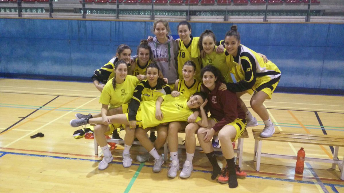 GetxoSaski's tweet photo. Nacional femenino @easo_sbt  47 @GetxoSaski  48 con canasta de Beldarrain sobre la bocina.#AupaGetxo #Getxokirolak https://t.co/YGyOzfGplQ