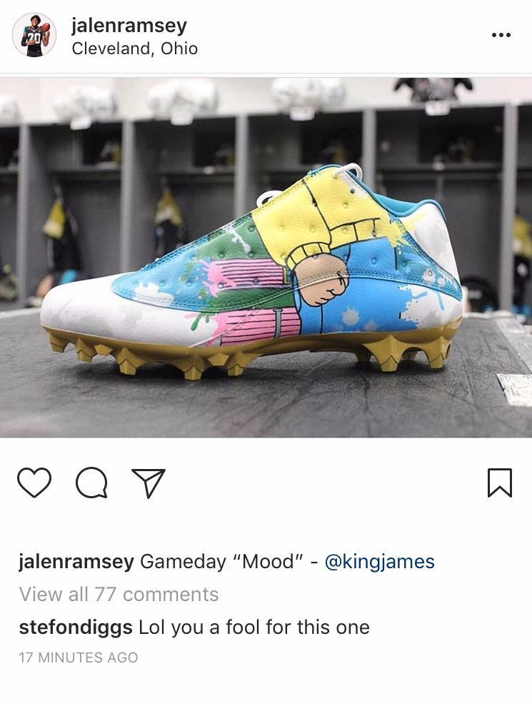 ShadowLeague's tweet photo. Jalen Ramsey rocking the Arthur fist meme cleats. 😂😂😂 https://t.co/PR1JTYb0BL