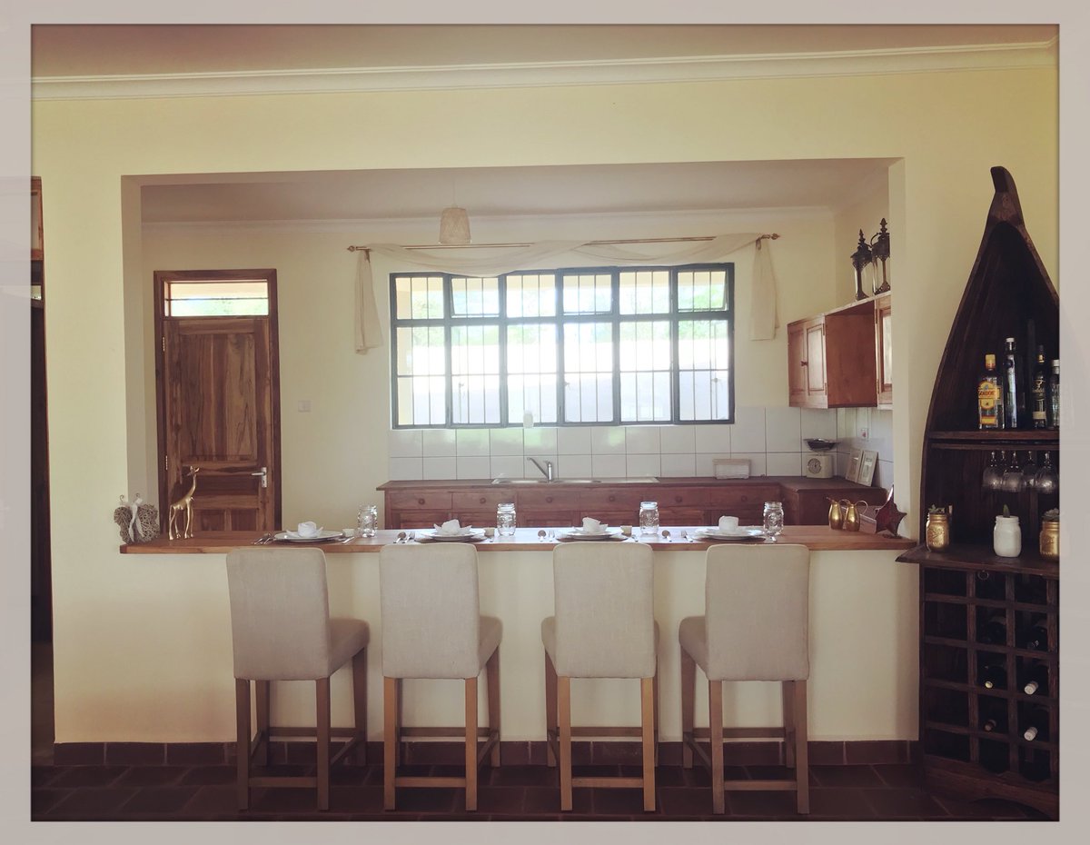 EnchanceI's tweet photo. Enchance was given the opportunity to decorate the Kiligolf Show House during the Tanzania Open last weekend. These two bedroom villas are just amazing! #kiligolf #showhouse #tzopen2017 #golfhouse #golf #villa #decor #enchanceinteriors @Kiligolf https://t.co/RcHRicY24C