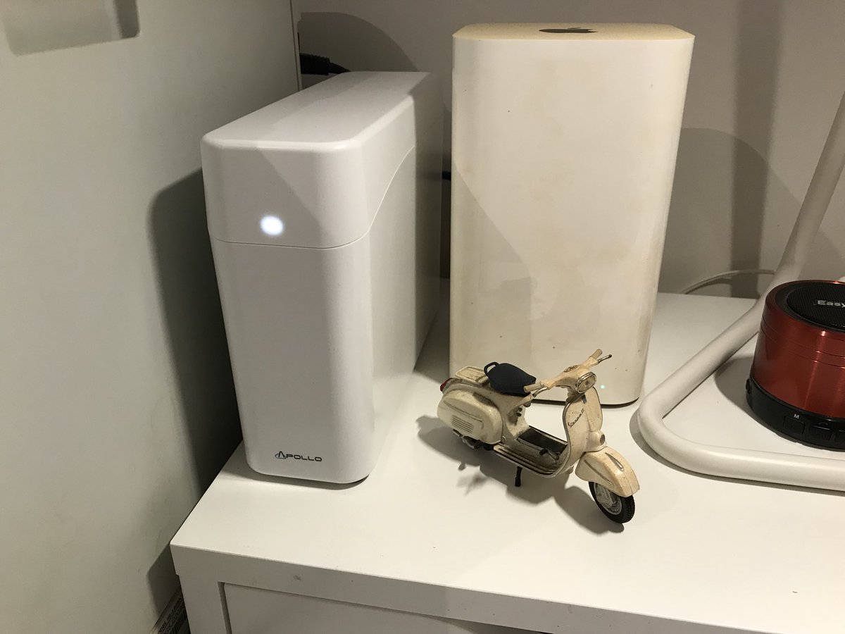 SVDerneumanN's tweet photo. #Homeoffice ist bis auf ein paar Kleinigkeiten einsatzfähig! Meinen neuen #Promise #Apollo 4TB #Cloudserver habe ich heute auch konfiguriert. Tschüss #Dropbox, welcome #PrivatCloud ;-) https://t.co/f4jvTEqDJs