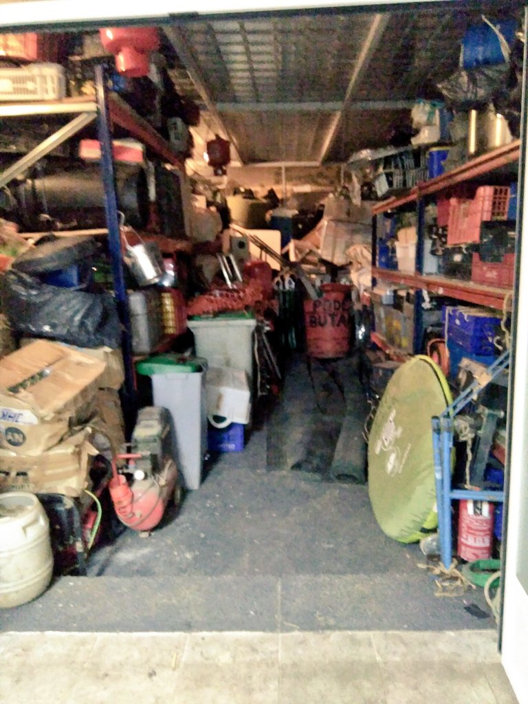 LOES trabaja hasta los domingos! Os dejamos unas fotos del antes y el después de nuestro plan de tarde (al final no hemos necesitado lanzallamas):