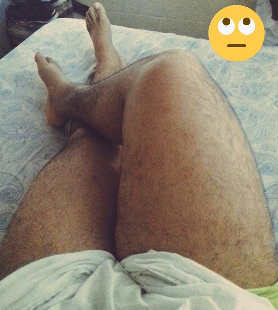 a_barsan's tweet photo. Hj o dia vai ser só pra relaxar as pernocas!
#domingo
#sodeboa https://t.co/249ChRxe0d