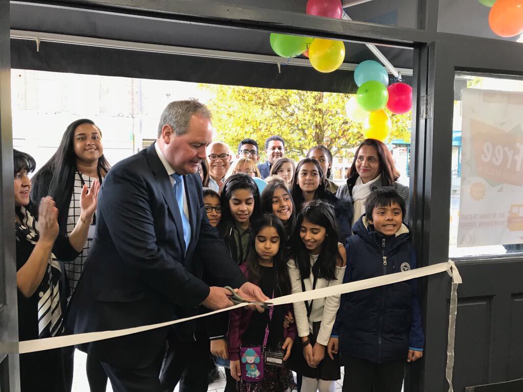 BobBlackman's tweet image. Honoured to open #DiscoGCoding in #BelmontCircle this morning with Councillors @Mkkara @ParmarMina #LindaSeymour &amp;amp; candidate #AnjanaPatel Great opportunity for young &amp;amp; young at heart to learn about computer coding.