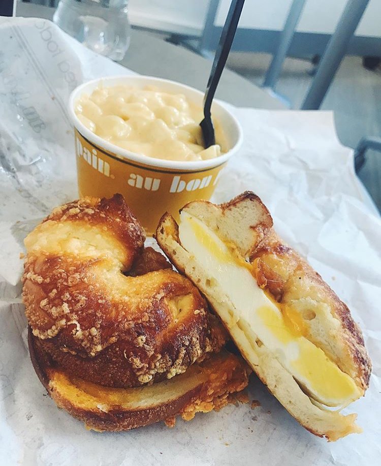 AuBonPain's tweet photo. Welcome to our happy place. #findyourbalance #macandcheese #asiago
#bagelsandwich 

📷 IG: hailstravels https://t.co/SPUhIWgQmK
