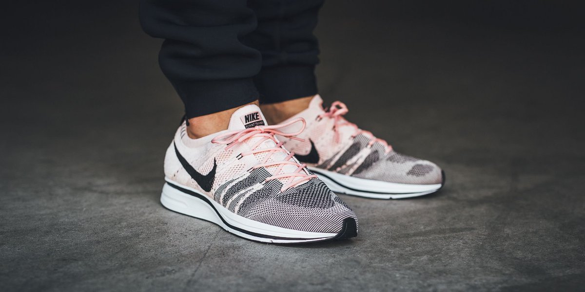 titoloshop's tweet photo. #SALE 🚨 

NIKE Flyknit Trainer - SUNSET TINT

shop here ➡️ https://t.co/nRDpRPZd7l

#nike #flyknit #flyknittrainer #sunsettint #nikeflyknittrainer https://t.co/2Q4RSzGHrI