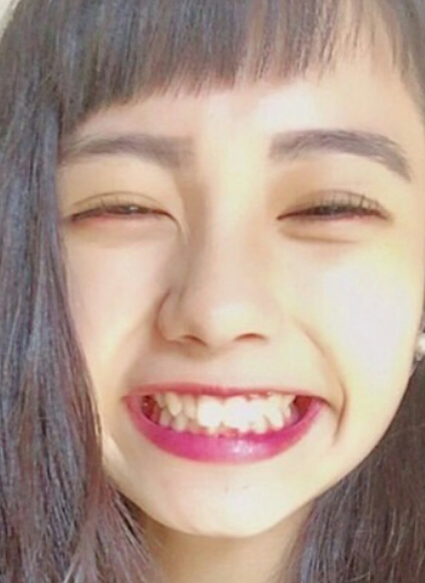 笑ってるっていうのこれ

目が怖いw