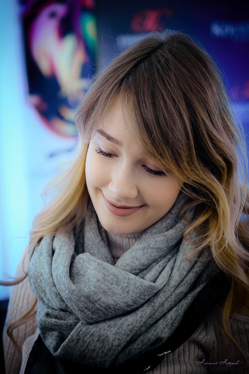 akbash60's tweet image. Визажисты #fashionlookstudio за работой.