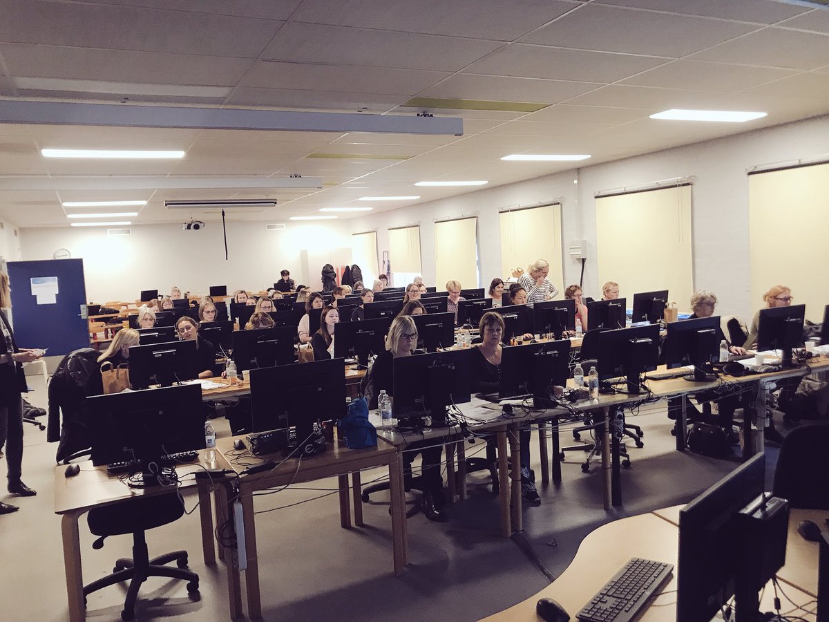 Per_Bennetsen's tweet photo. 150.000 aftaler om ambulante besøg flyttes i denne weekend fra nuværende system til #Sundhedsplatformen i @regionsjaelland 500 ansatte knokler, og jeg fornemmede en konstruktiv, lidt utålmodig og arbejdsom optimisme her på Næstved Sygehus søndag eftermiddag  #klar #sundpol https://t.co/EeRaF1vRvW