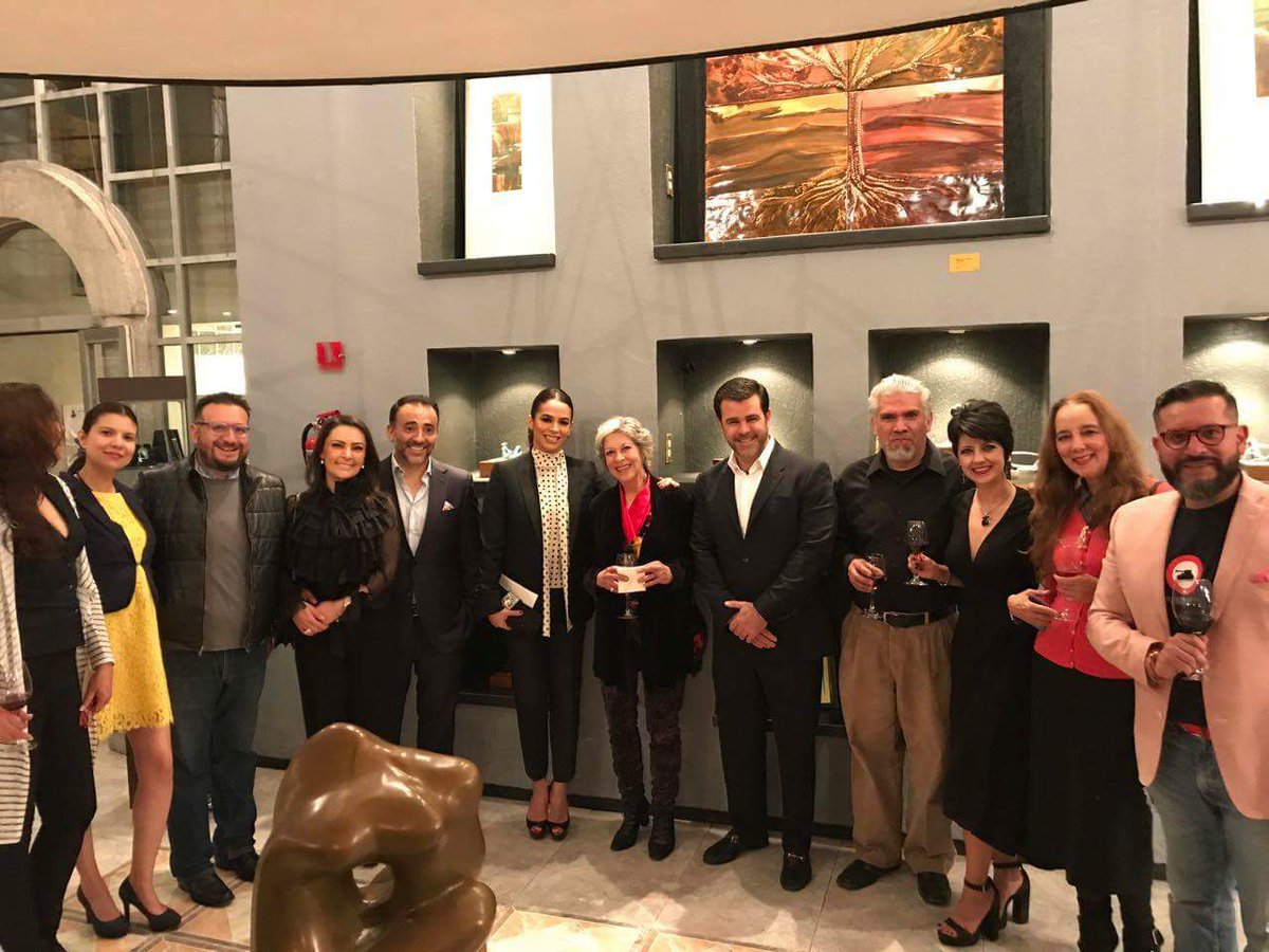 AlambiqueMx's tweet photo. Felicitamos a #LaFirma Arte y Diseño por el arranque de su Exposición Colectiva en PETRA fonda, Toluca. #destilandoIdeas https://t.co/VIHlJZG6eB