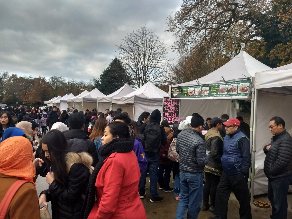 MYHicomLondon's tweet photo. H.E. Dato’ Ahmad Rasidi Hazizi attended and officiated the 32nd #NottinghamGames yesterday. The annual event attracted 5000 participations from across the UK. https://t.co/6cIyNylK5j