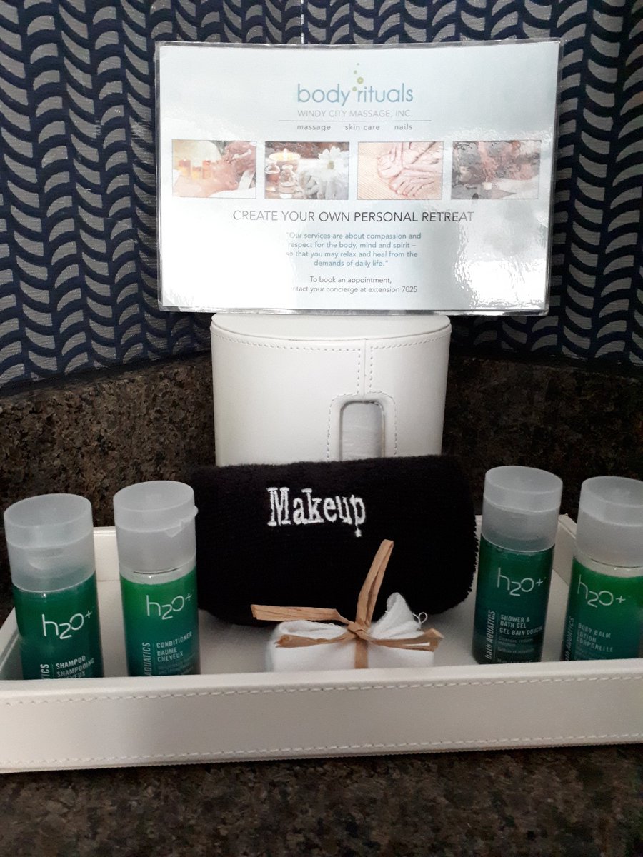 sabrinapirillo's tweet photo. On behalf of every woman on the planet, thank you @KinzieHotel for this added touch! #kinziehotel #addedtouches #hotels #chciago @ChooseChicago #makeupcloth #women #thankyou https://t.co/T83nyQqkUe