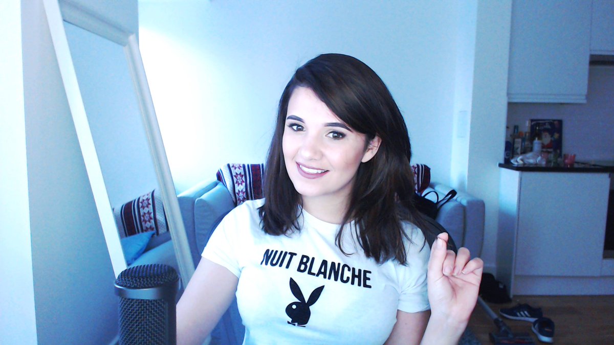 sophiekeen's tweet image. [LIVE] British girl talks a lot #SupportSmallStreamers - twitch.tv/cadaea