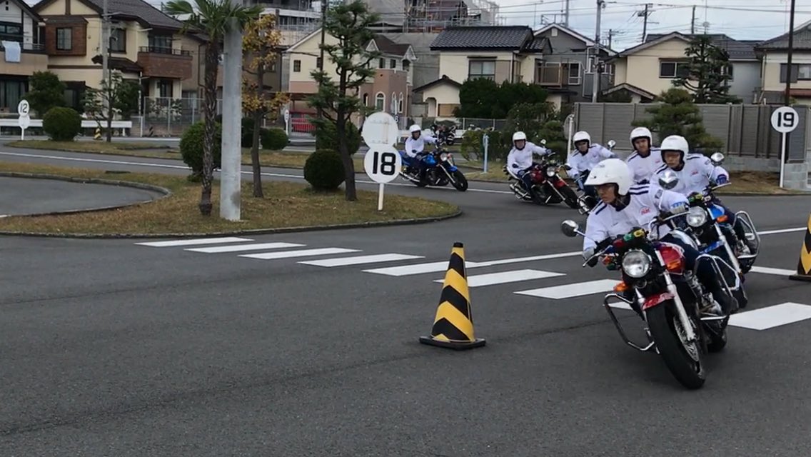 Hidekkun 鴨宮自動車学校の感謝祭に行って 働くくるまと白バイ見てきた あと 教官のバイク演技がカッコ良すぎィィィ