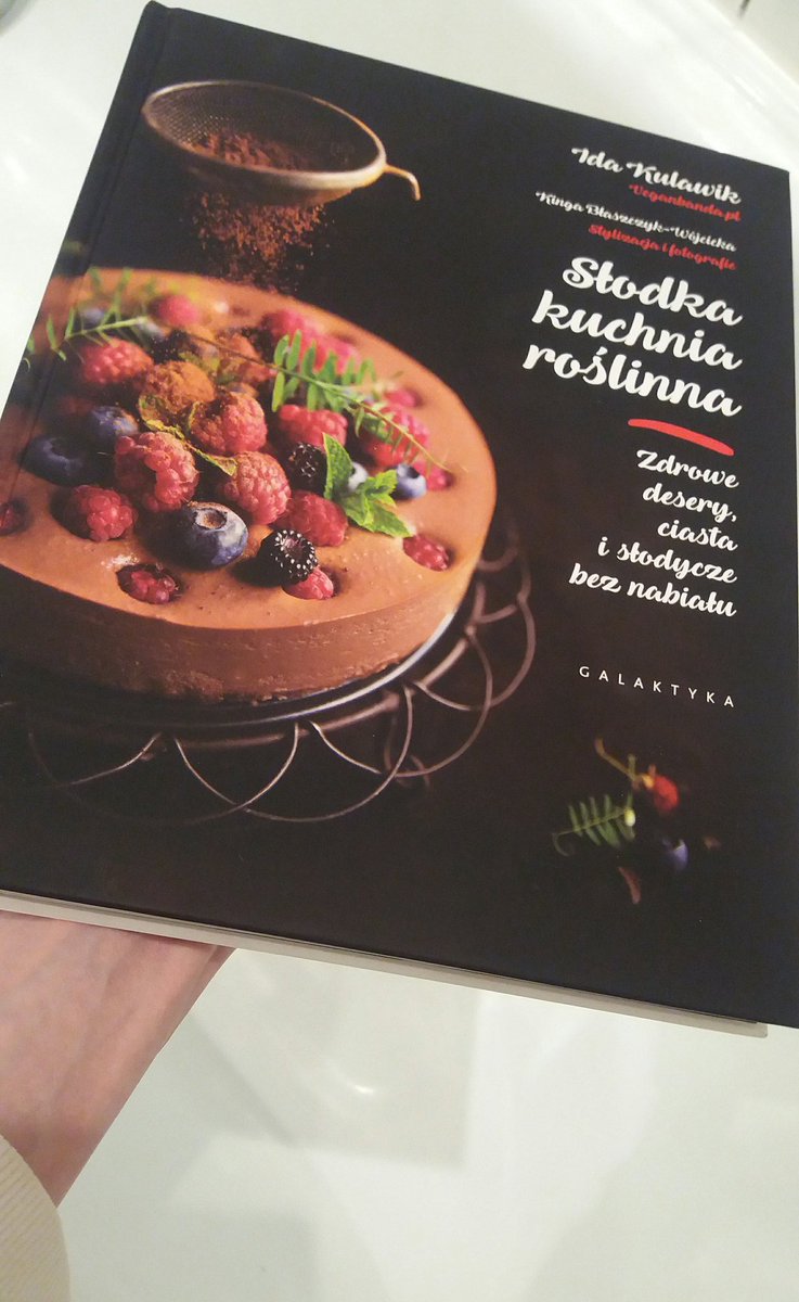 justin_pl's tweet photo. Jedna z książeczek,które ostatnio dostałam💕 #fitcook #diet #dietcooking #Cooking #cookbook #cookbooks #vegebook #kuchnia #vegetarian #vege #Vegan #veganism #weganizm #veganizm #fitlistopad #cwiczymyrazem #plantbased #plantcooking #gym #HealthyEating https://t.co/pnsvbS33O9