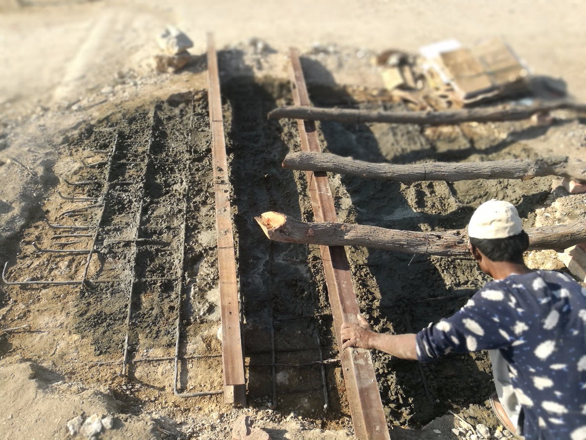 mmatalpur's tweet photo. #RohriCanalBridge
Rohri Canal Bridge at Golo Pir near Shahdadpur was damaged by heavy dumpers at three places making it difficult for tractors with trolleys to cross. Despite requests by people of area these weren't repaired so someone in area on his own has taken to repair it. https://t.co/KWLw5A0KW0