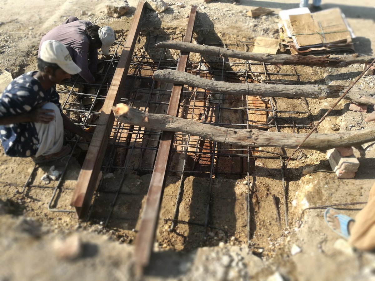 mmatalpur's tweet photo. #RohriCanalBridge
Rohri Canal Bridge at Golo Pir near Shahdadpur was damaged by heavy dumpers at three places making it difficult for tractors with trolleys to cross. Despite requests by people of area these weren't repaired so someone in area on his own has taken to repair it. https://t.co/KWLw5A0KW0
