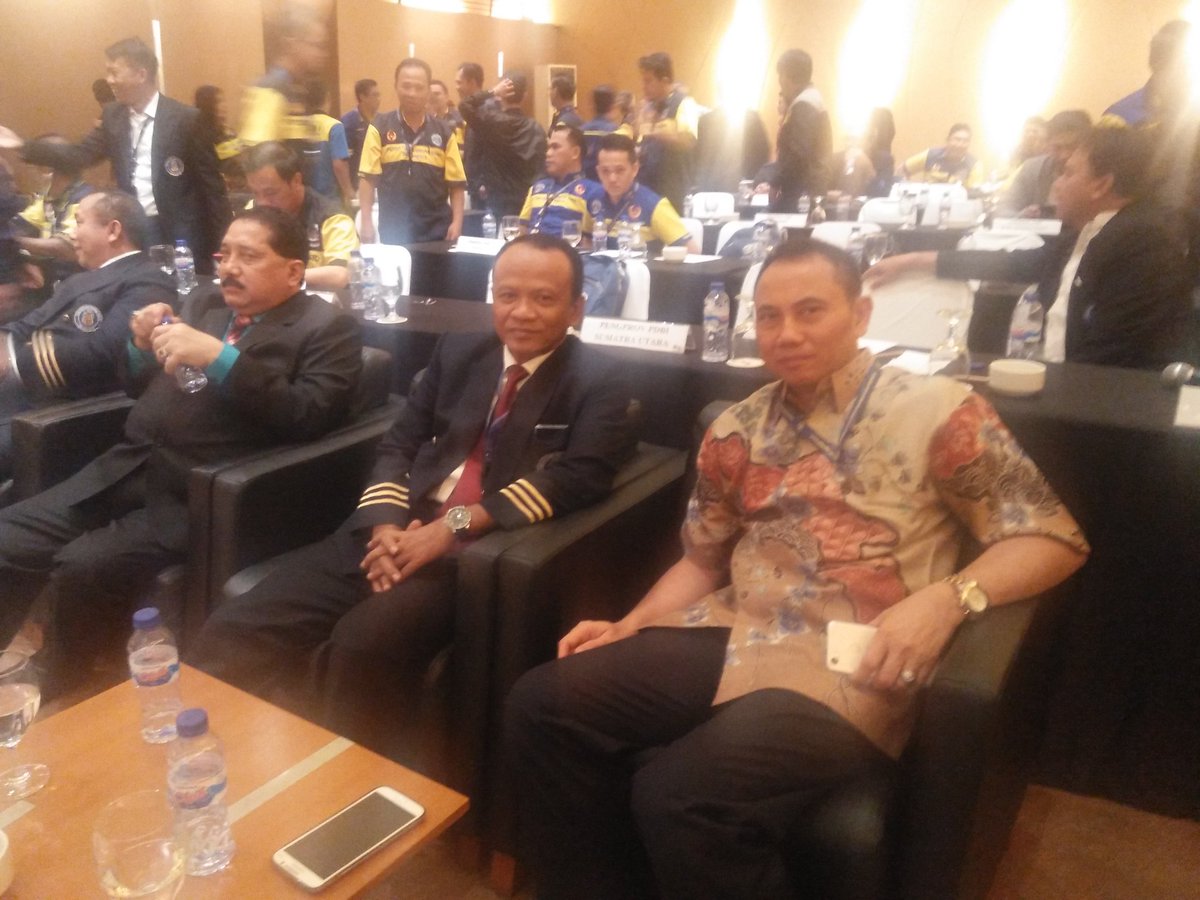 pdbipusat's tweet photo. selamat atas terpilihnya KETUM PBPDBI masa bakti 2017-2021 Kombes. Pol. Joko Sarwoko https://t.co/uqXjxh8xMN
