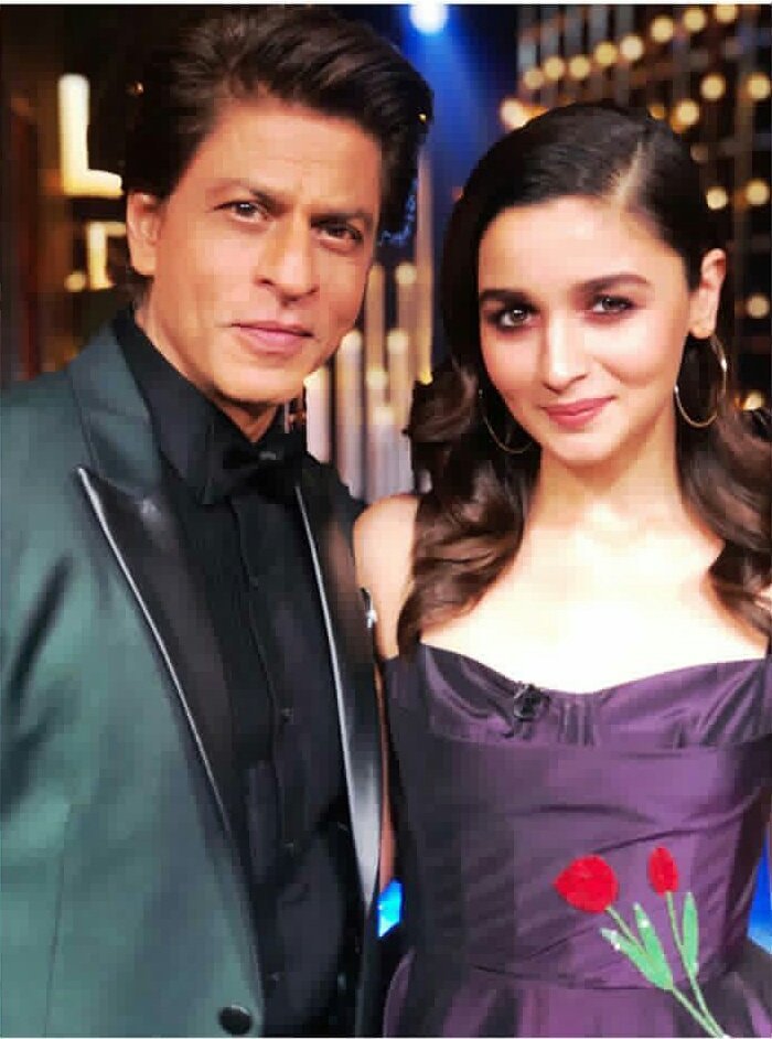 AliaCentral's tweet photo. RT @AliaCluster: Kaira and Jug unite again!😍😍🌹 @aliaa08 @iamsrk @LuxGoldenRose https://t.co/TShYjAmtY7