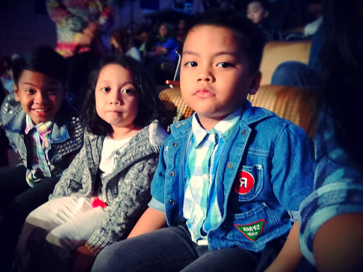 ciootluvjambool's tweet photo. Bintang bintang... Tiga abdul's &amp; Putri Sulung... #BintangKecil2017  #BK17 https://t.co/aNvwjB1a3o