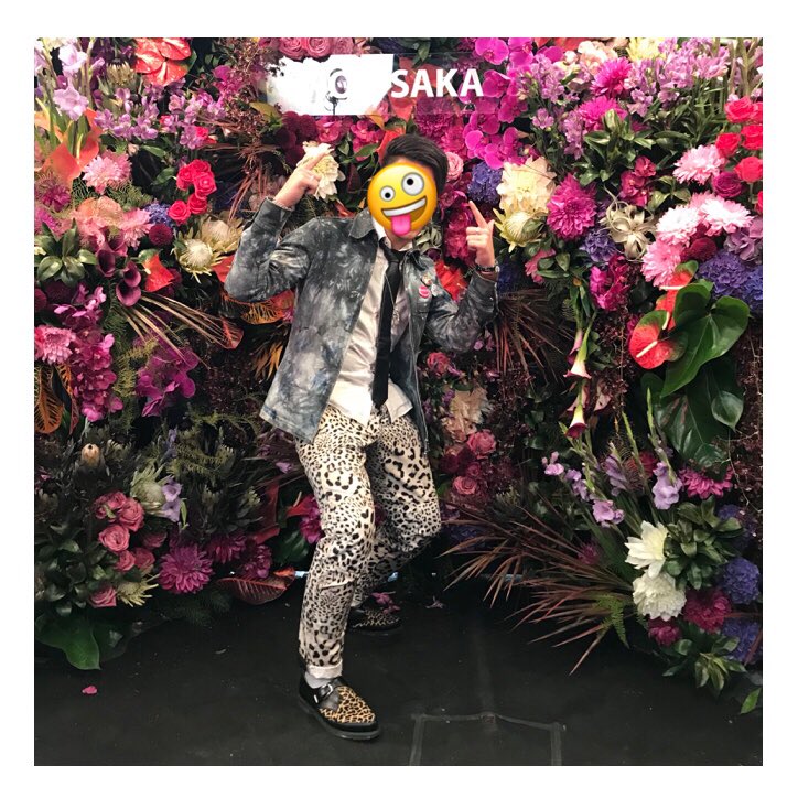 X_x_kenta_x_X's tweet photo. Fashion Nigte Out 2017
楽しませてもらいました🤩
Tops___G-STAR RAW
Jacket___USED
Pants___G-STAR RAW X25
Shoes___Dr. Martens
Accessory___Chrome Hearts
#voguejapan #FNOJP
#hankyu_fno #FNO2017
#voguefashionnigteout
#chromehearts
#gstarraw #drmartens
https://t.co/NVaUE8X5OT https://t.co/bEZ8MurE2U