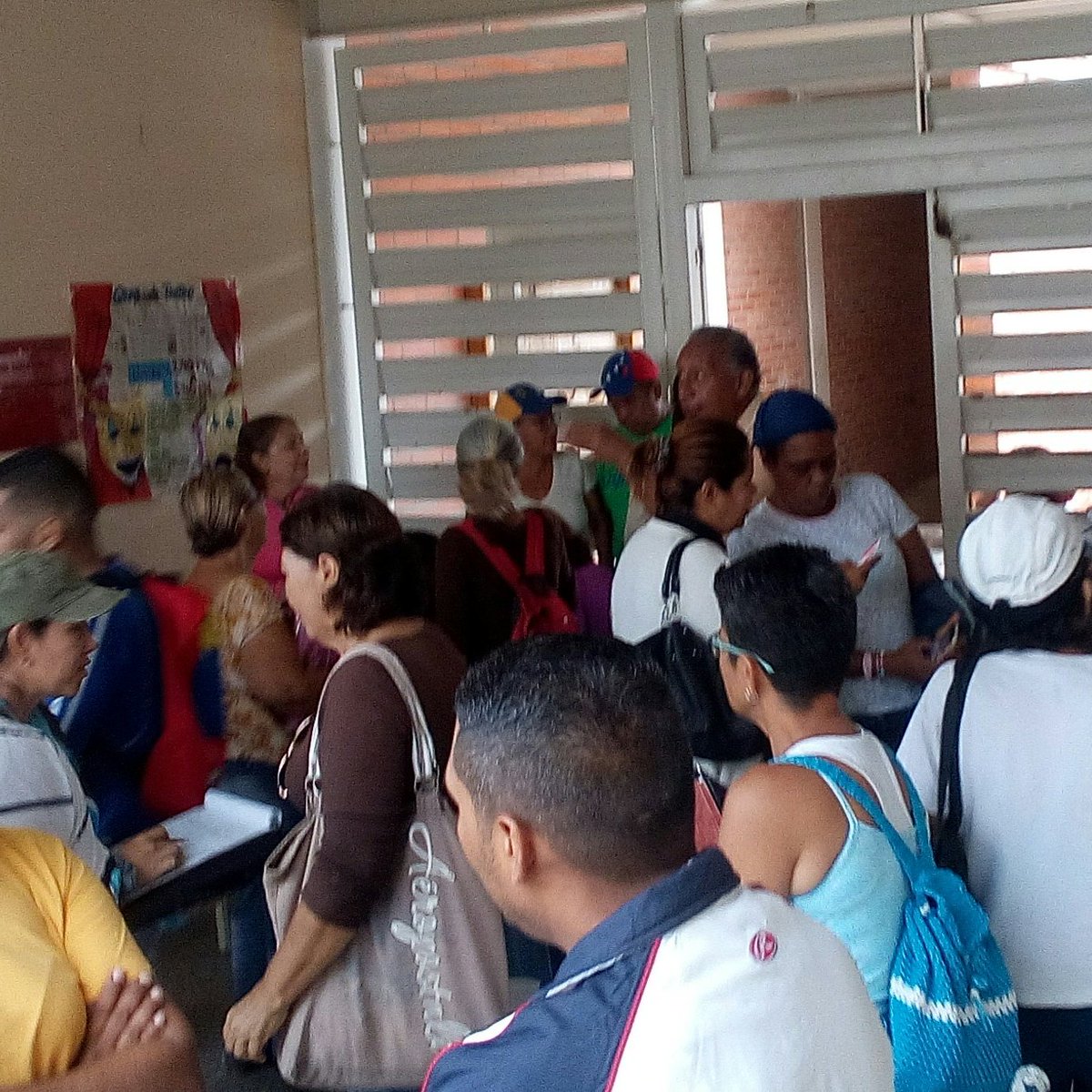 OMARPEROZZOPSUV's tweet photo. .@MirnaT_Vies Reunión de Trabajo político de Nuestro Municipio Palavecino. Aceitando Maquinaria. https://t.co/pnamtQuECL