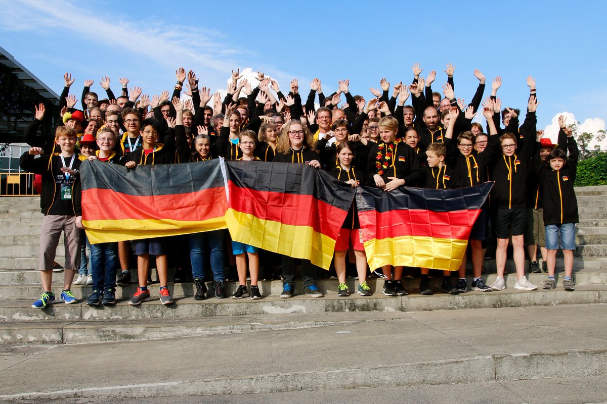 TBeV_Roboter's tweet photo. Seit dem Weltfinale in #CostaRica ist eine Woche vergangen. Wir freuen uns über die tollen Leistungen unserer Teams und sind sehr stolz auf euch!
Die Ergebnisse als Überblick findet ihr unter https://t.co/fb2Ep55AG4
#wrogermany #wro2017 #weltfinale #robotergeschichte #wrode17 https://t.co/sAOdjVPVNq