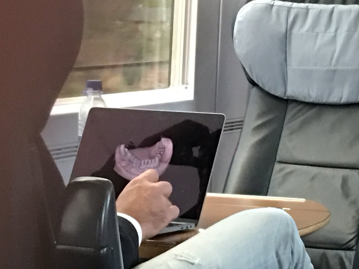 SaxoTom's tweet photo. .@timbeil @DB_Bahn Reise #Abenteuer bedeutet: der eine modelliert Zähne und der andere sucht eine Unterkunft auf Sylt. #esistDeineZeit #DeineZeit https://t.co/MWLu45AeqL