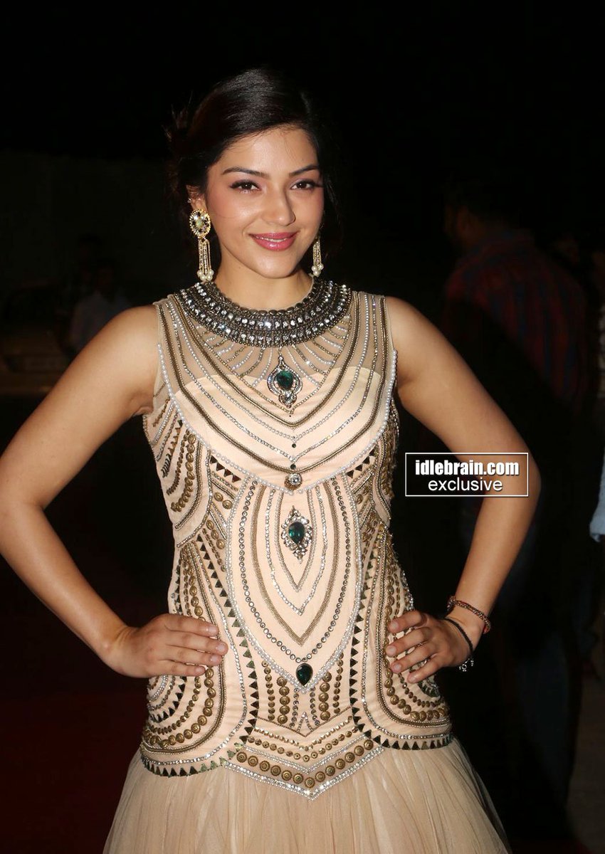 idlebraindotcom's tweet photo. Actress @Mehreenpirzada photo gallery
https://t.co/eAKkxpX30h https://t.co/8Ex9ppeavG