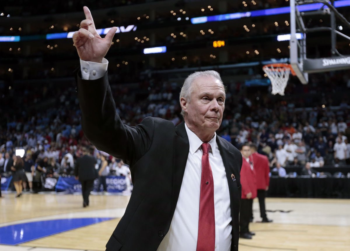 BadgerMBB's tweet photo. Tonight, Bo Ryan takes his rightful place in the @CBHOF.

Tweet your congrats to Coach below.

#ThanksBo https://t.co/0vOyq3WNv2