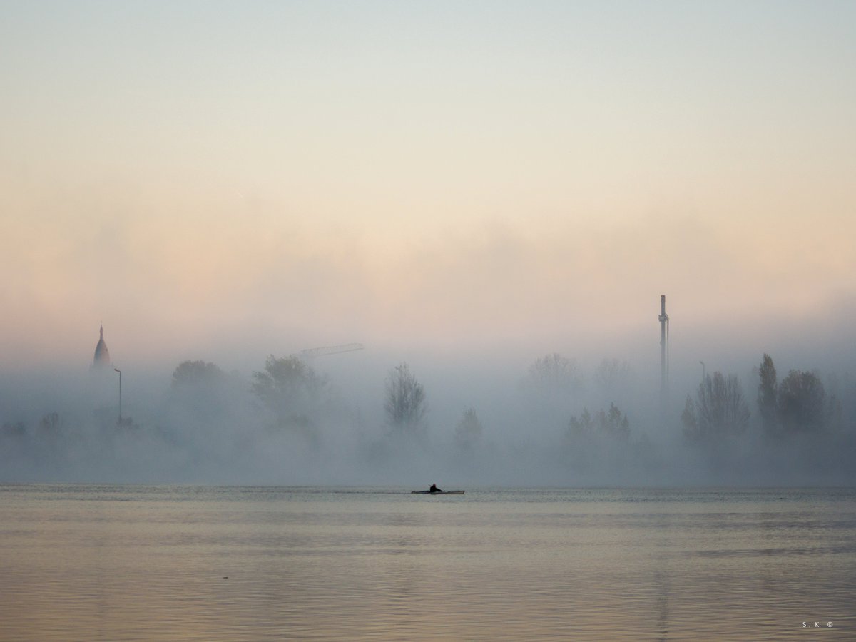 stef_kb's tweet photo. Belle ambiance à Bordeaux ce matin. @SO_Bordeaux @Bordeaux @BxMetro @sudouest @GH4users @grainedephoto https://t.co/Im7tKmuGtI