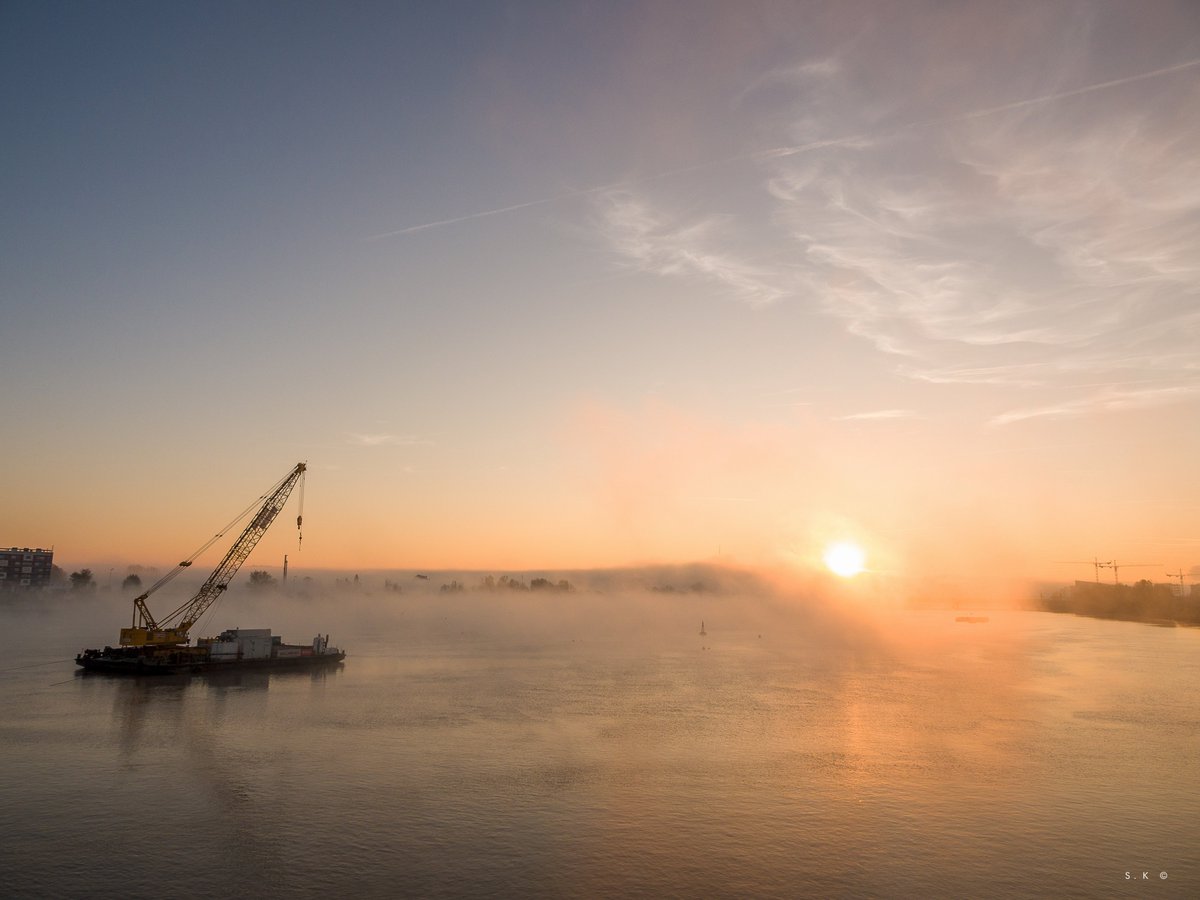 stef_kb's tweet photo. Belle ambiance à Bordeaux ce matin. @SO_Bordeaux @Bordeaux @BxMetro @sudouest @GH4users @grainedephoto https://t.co/Im7tKmuGtI