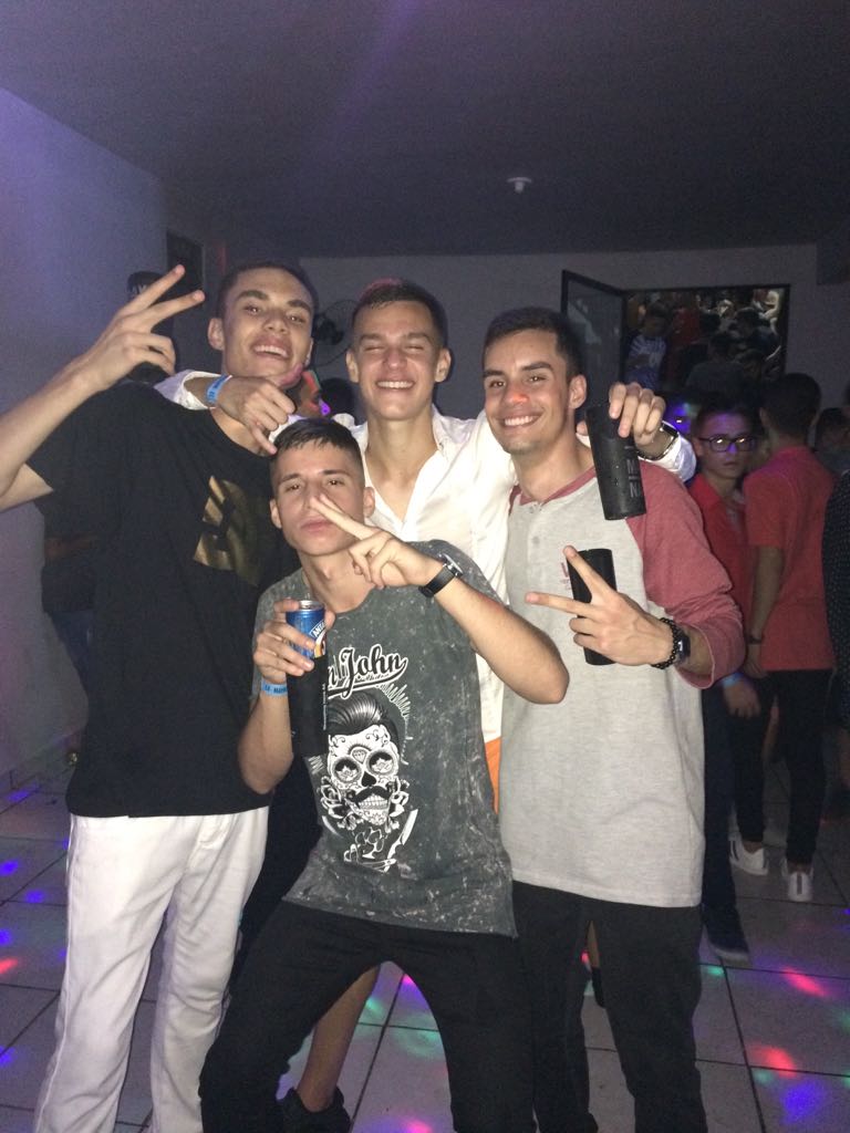 savioroberto0's tweet photo. unica foto de ontem
#18MN https://t.co/1JRQH0SPfX
