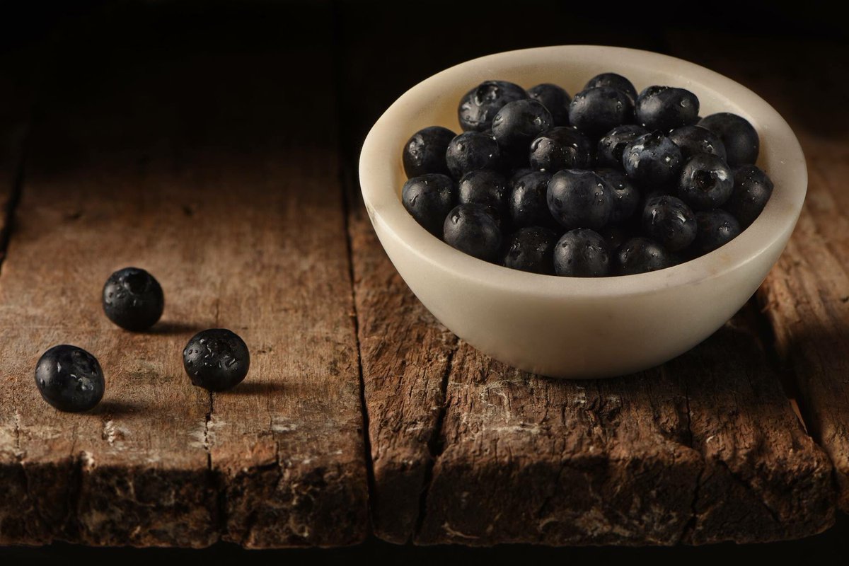 GardeazabalPH's tweet photo. Blueberries #healthy #foodporn #foodstagram #photograaphy #foodphotography #berries #blueberries https://t.co/01x5I8VaxN