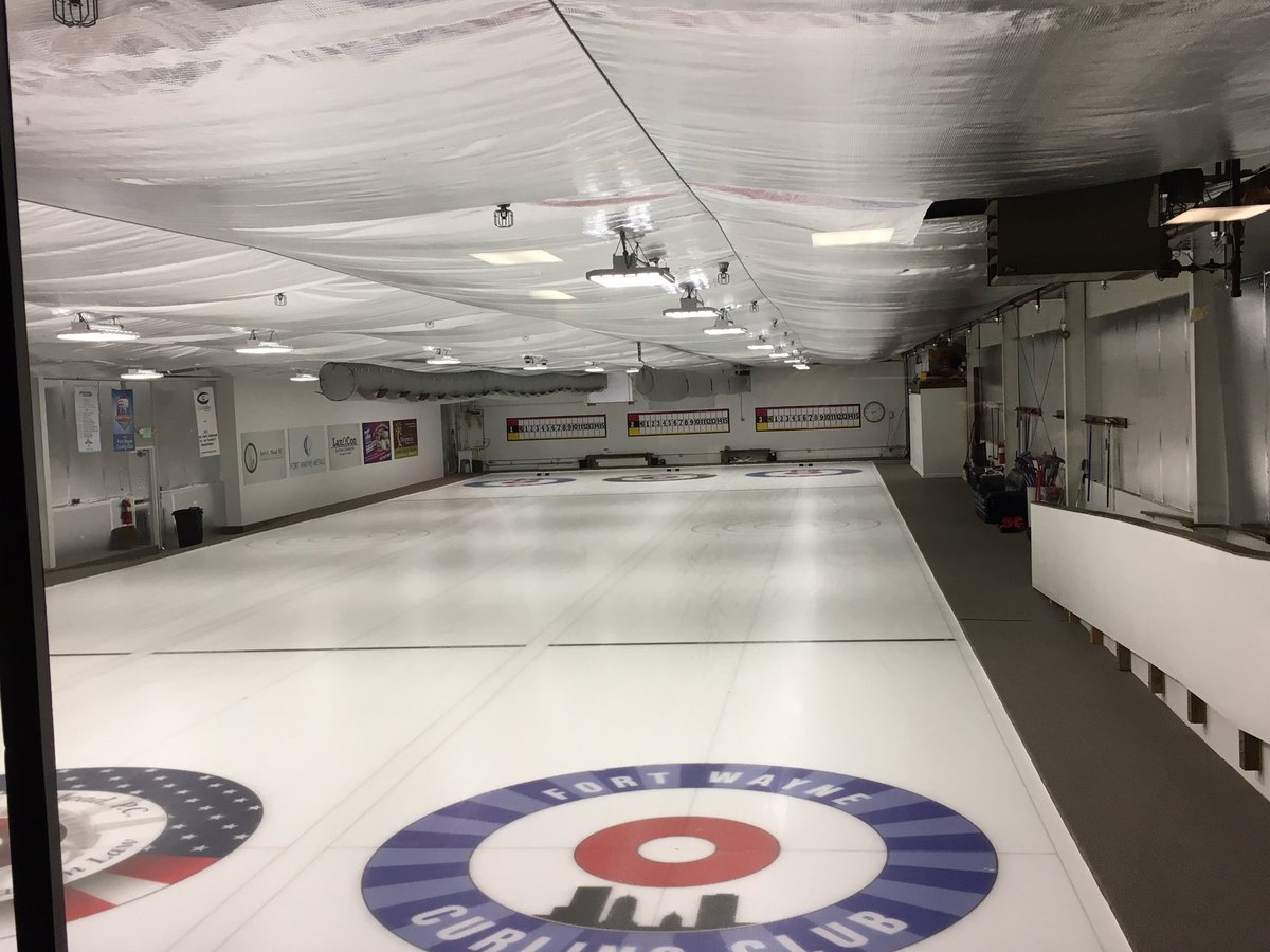 mlazar11's tweet photo. Sunday morning @FWCurling with @TeamStopera https://t.co/AzTj1pSNn3