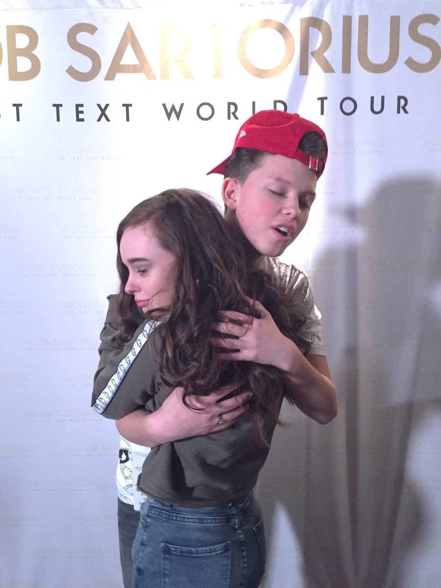 todd_janey's tweet photo. I miss you:((❤ 21/02/17 
@jacobsartorius https://t.co/MtsGOQfJZX