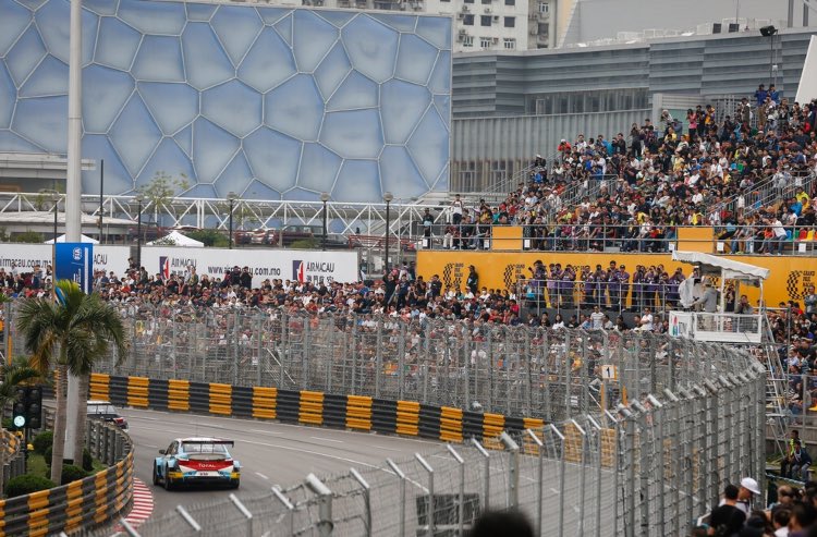 TomChilton_'s tweet photo. Turn1 #wtcc #MacauGP2017 #64th https://t.co/HU0m3Klksi
