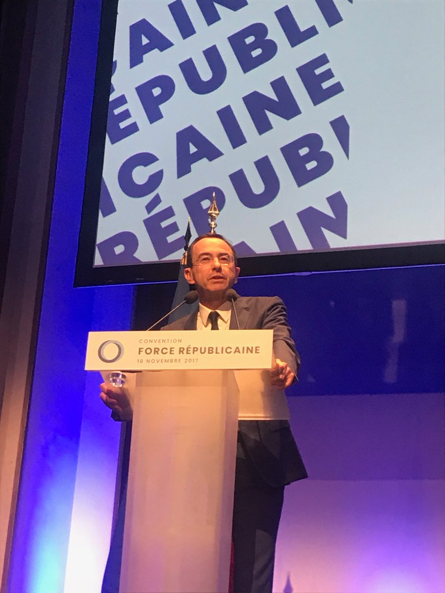 ForceRep_fr's tweet image. .@BrunoRetailleau : "Je voudrais saluer et remercier celui qui pendant toutes ses années, vous a conduit au combat : @FrancoisFillon." #ConventionFR