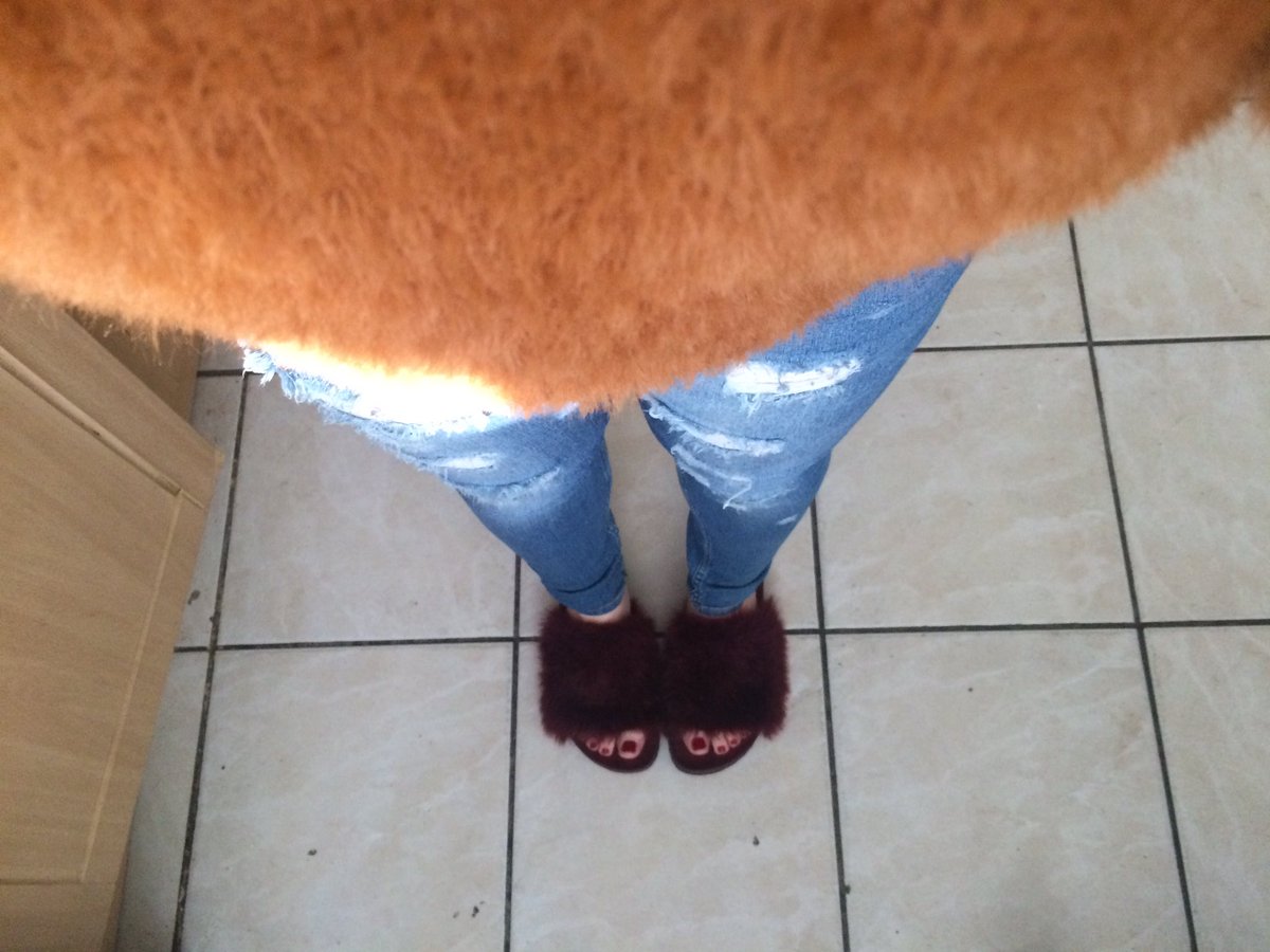 ginacookie97's tweet photo. Fully risking being the star of strangers' Snapchats with the caption 'what are those' just so I can have the fulfilment of wearing autumnal colours🤷🏼‍♀️ https://t.co/0paGIolXC6