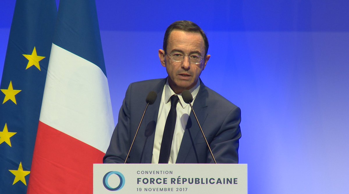 ForceRep_fr's tweet image. .@BrunoRetailleau : "Je crois à une droite qui soit capable de se regarder en face parce qu’elle reste fidèle à ses convictions, mais pas à une droite qui passe son temps à se regarder le nombril !" #ConventionFR