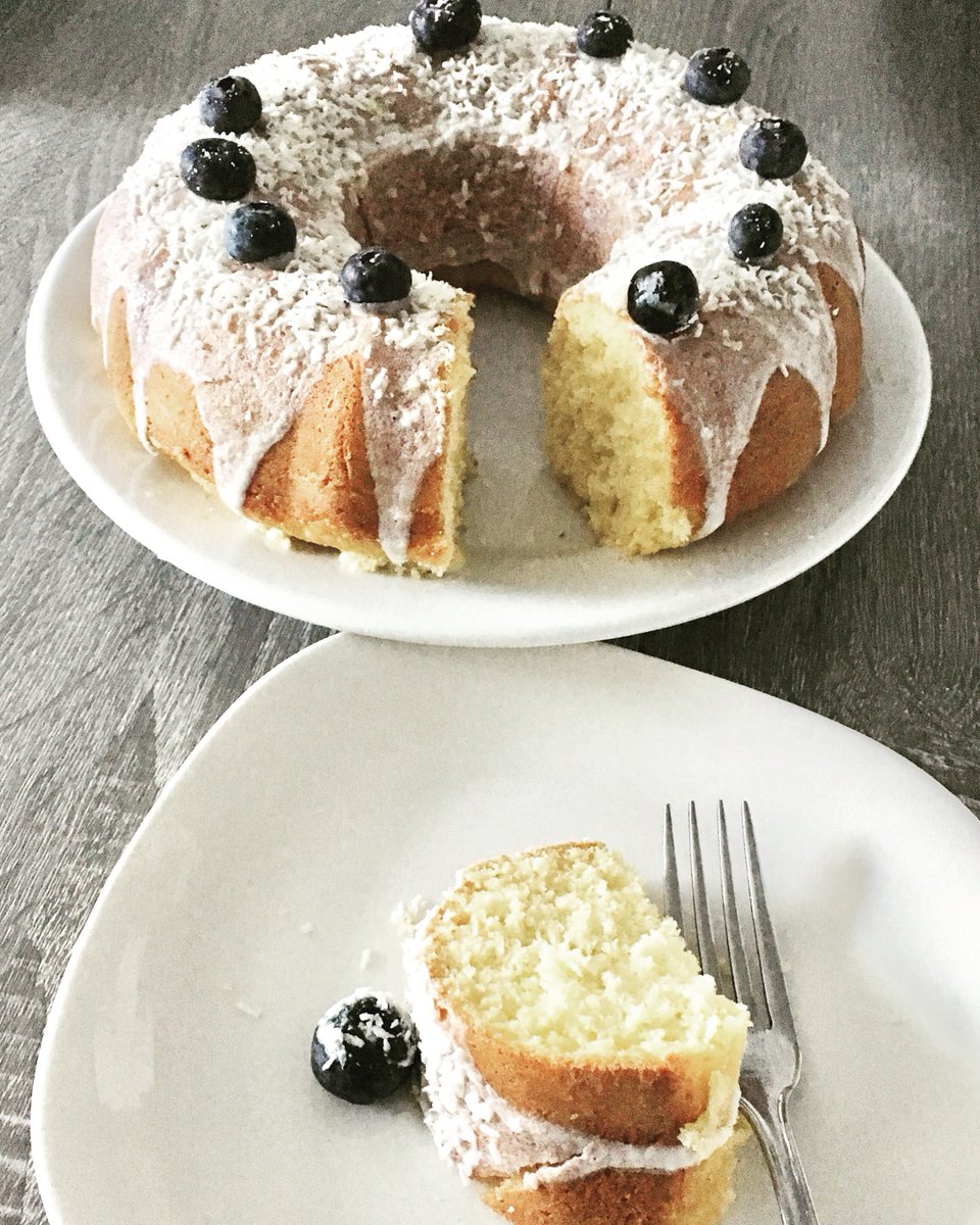 Sweet_Goodie's tweet photo. This Lemon Coconut Olive Oil cake might not look exciting but trust me it’s crazy good and addictive because it’s so moist. #soyummy #sweetgoodie #sweetgoodiekitchen #youcandothis #sweetgoodiebakes https://t.co/wtR1LYes9J
